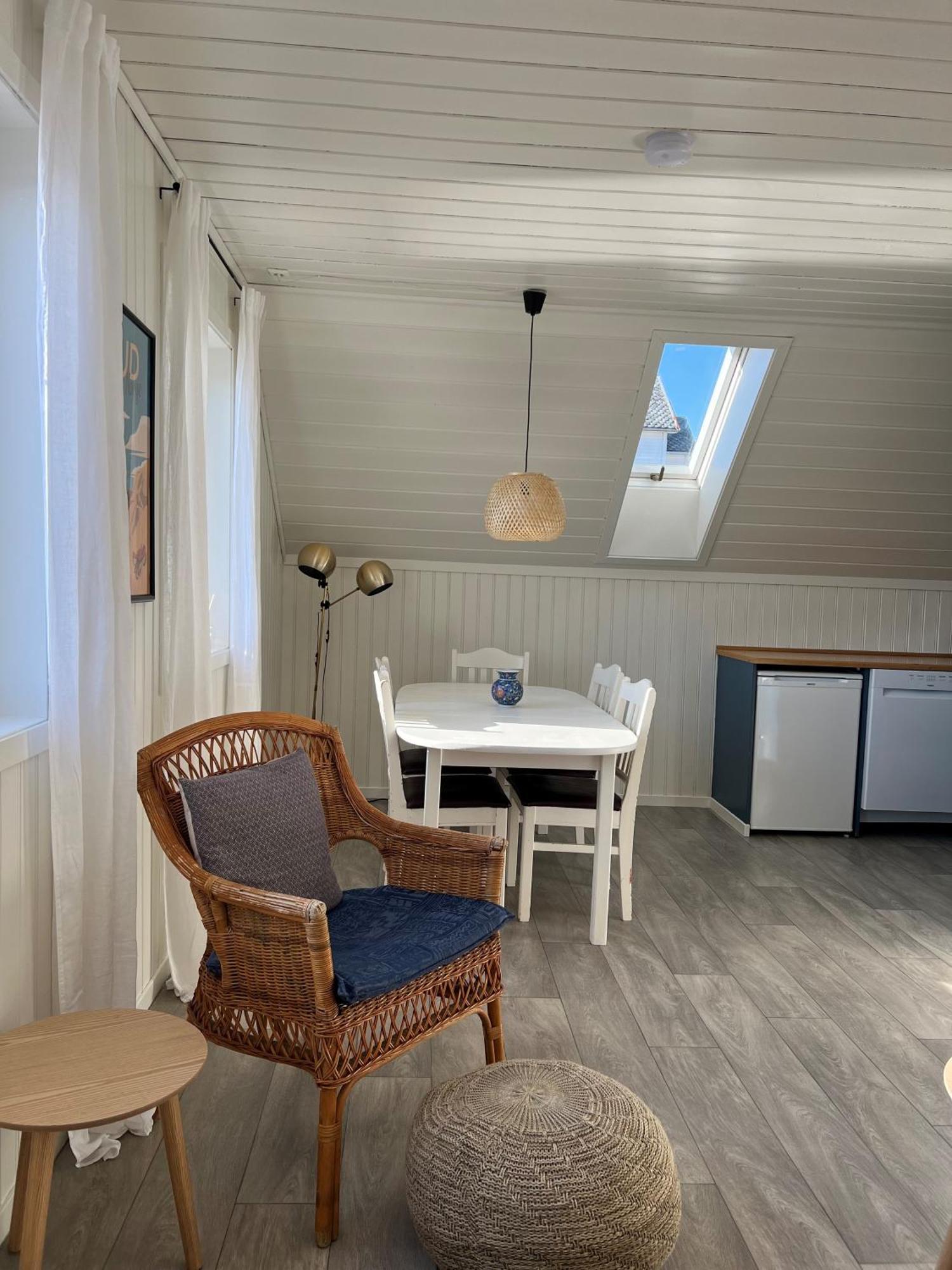 Waterfront Rorbu - By The Beach Bud Extérieur photo
